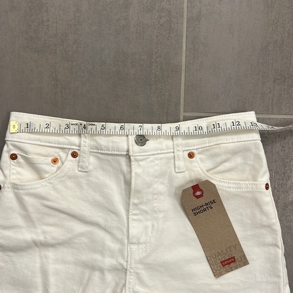 Levi’s White High Rise Shorts - Distressed Cut Off - Picture 8 of 8